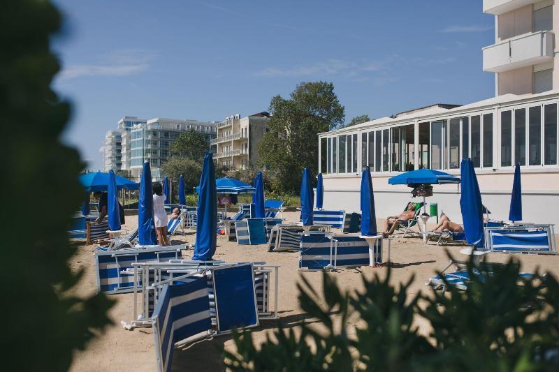 Hotel La Bussola Τζεσόλο Λίντο Εξωτερικό φωτογραφία
