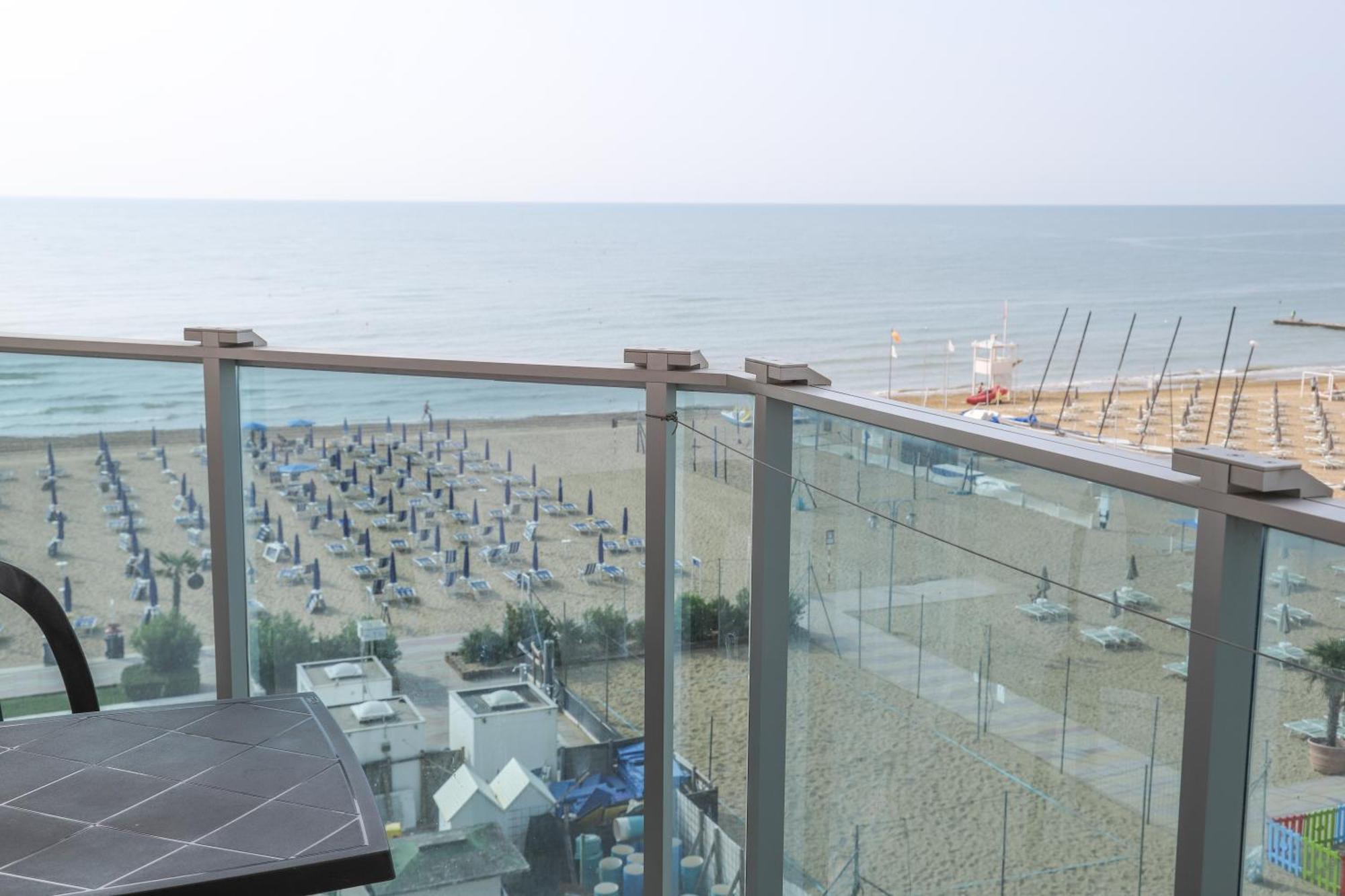 Hotel La Bussola Τζεσόλο Λίντο Εξωτερικό φωτογραφία